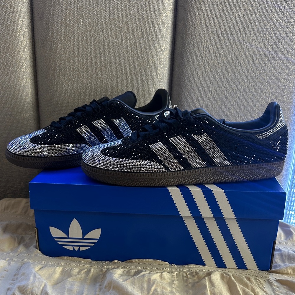 adidas Crystal-Embellished Low-Top Sneakers - Black & Silver - Picture 7 of 7